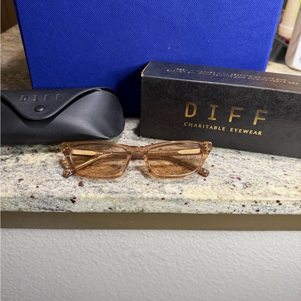 Diff Eyewear Tori Kelly Brown Sunglasses